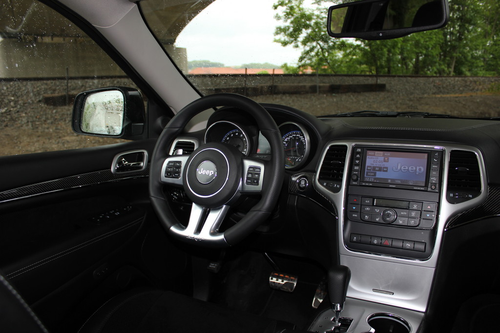 Fahrbericht Jeep Grand Cherokee SRT8: Machos Liebling