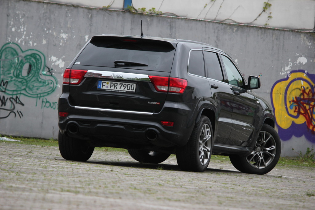 Fahrbericht Jeep Grand Cherokee SRT8: Machos Liebling