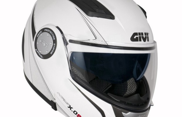 Givi bietet weiteren Crossoverhelm an