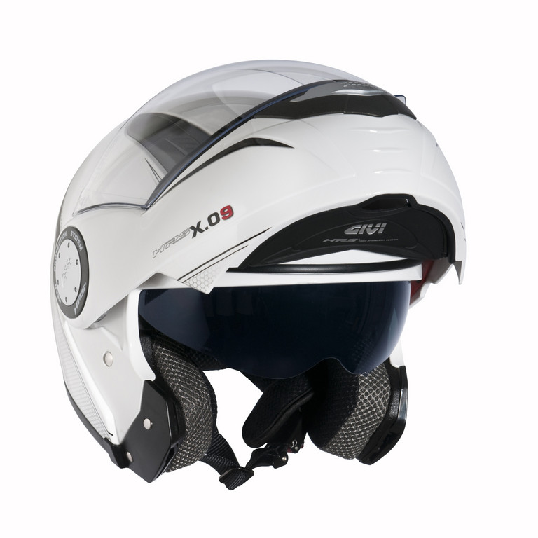 Givi bietet weiteren Crossoverhelm an