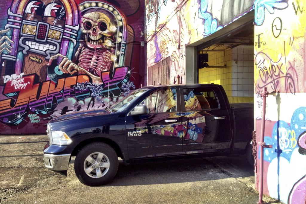 In Downtown Detroit jedenfalls kommt man mit 224 kW/305 PS und bis zu 364 Nm allemal schneller voran, als es die Polizei erlaubt