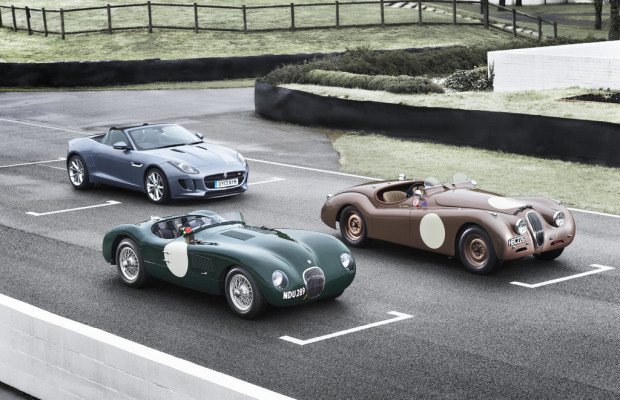 Jaguar mit illustrer Pilotenriege bei der Mille Miglia