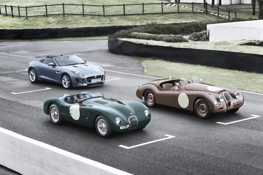 Jaguar mit illustrer Pilotenriege bei der Mille Miglia