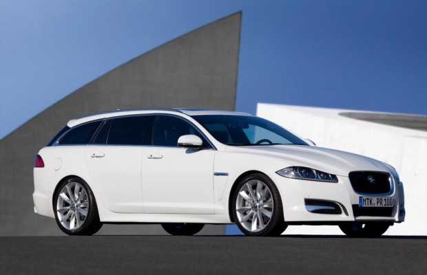 Jaguar und Land Rover-vertrieb zusammengelegt