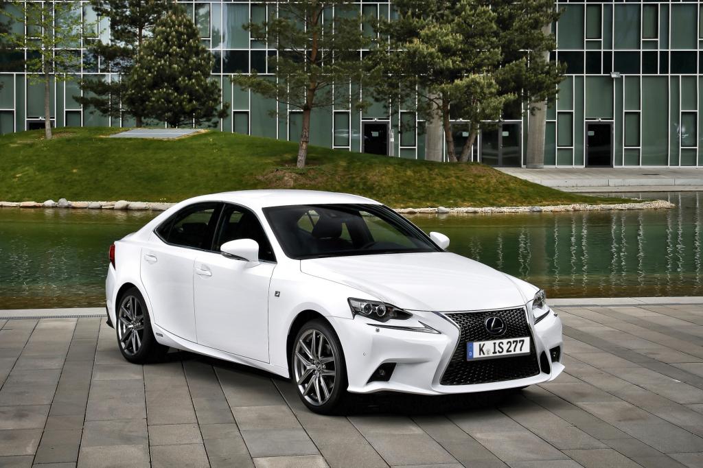 Lexus IS 300h F-Sport