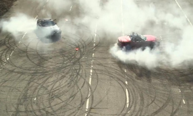 Mazda MX-5 als Frisbee-Partner