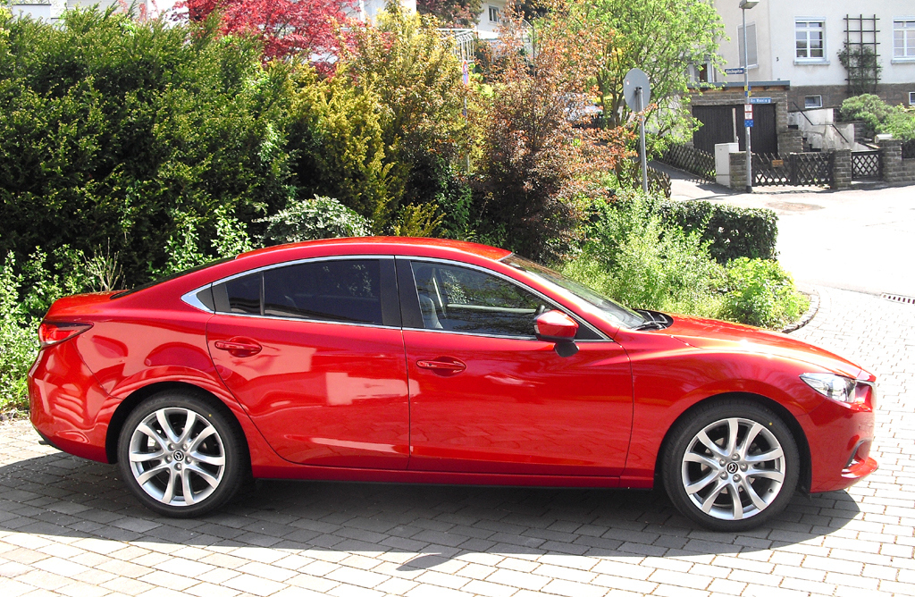 Mazda6: Und so sieht die wirklich formschöne Limousine von der Seite aus.