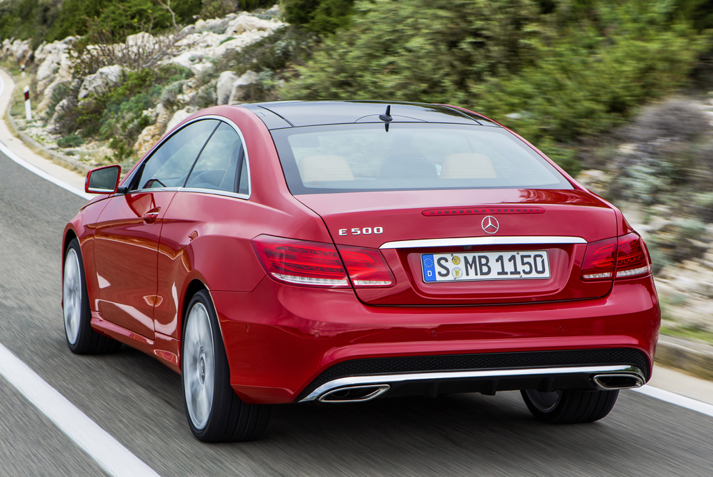Mercedes E-Klasse Coupé: Blick auf die Heckpartie. 