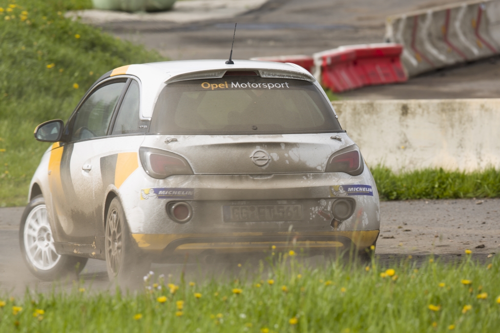 Mit dem Opel Adam »Cup« auf die Piste – Die Gier nach Kurven