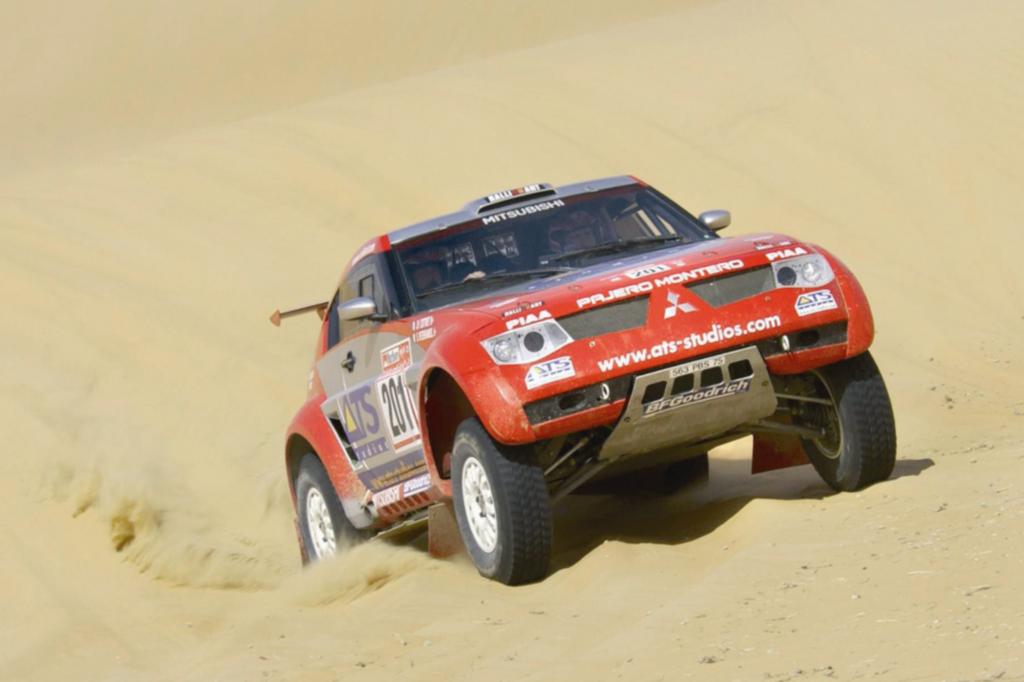 Mitsubishi Pajero Evolution Rallye Paris Dakar 2003