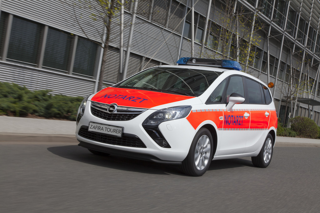 Opel zeigt den Adam für die Feuerwehr