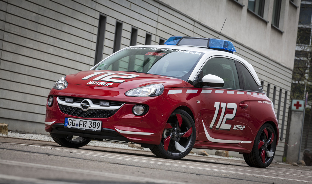 Opel zeigt den Adam für die Feuerwehr