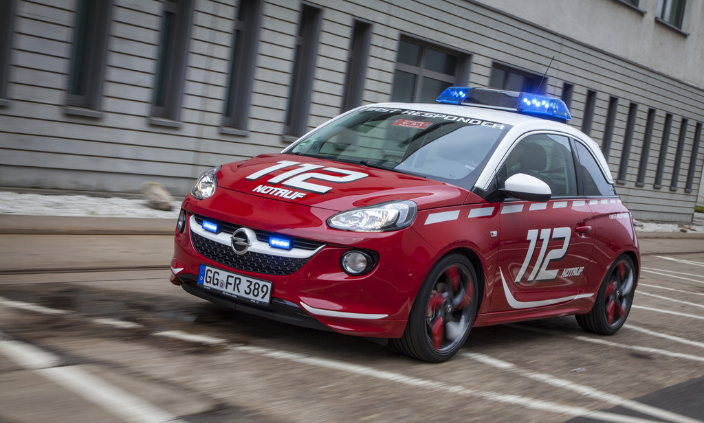 Opel zeigt den Adam für die Feuerwehr