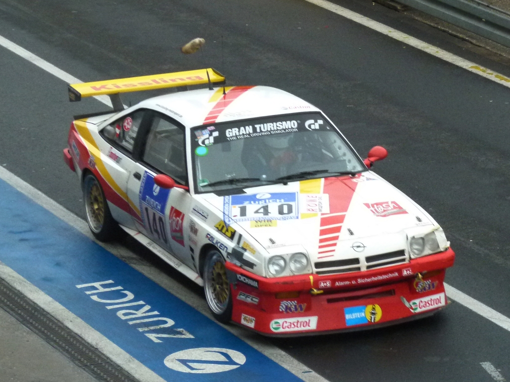 Opel zurück im Motorsport: Wasserschlacht am Nürburgring