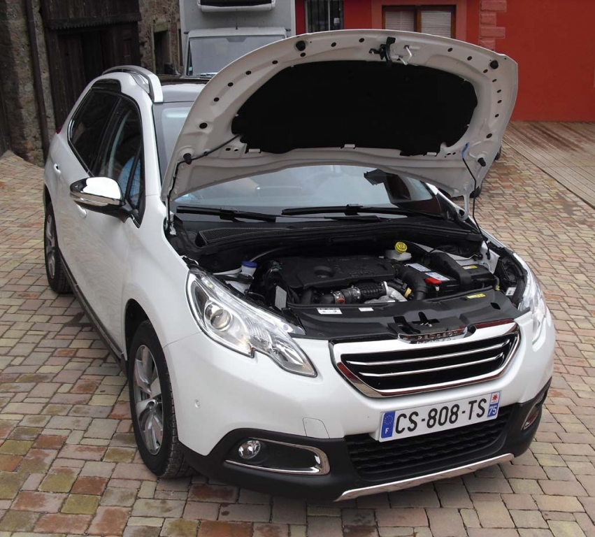 Peugeot 2008: Blick unter die Haube. Zwei Benziner und zwei Diesel stehen zur Wahl.
