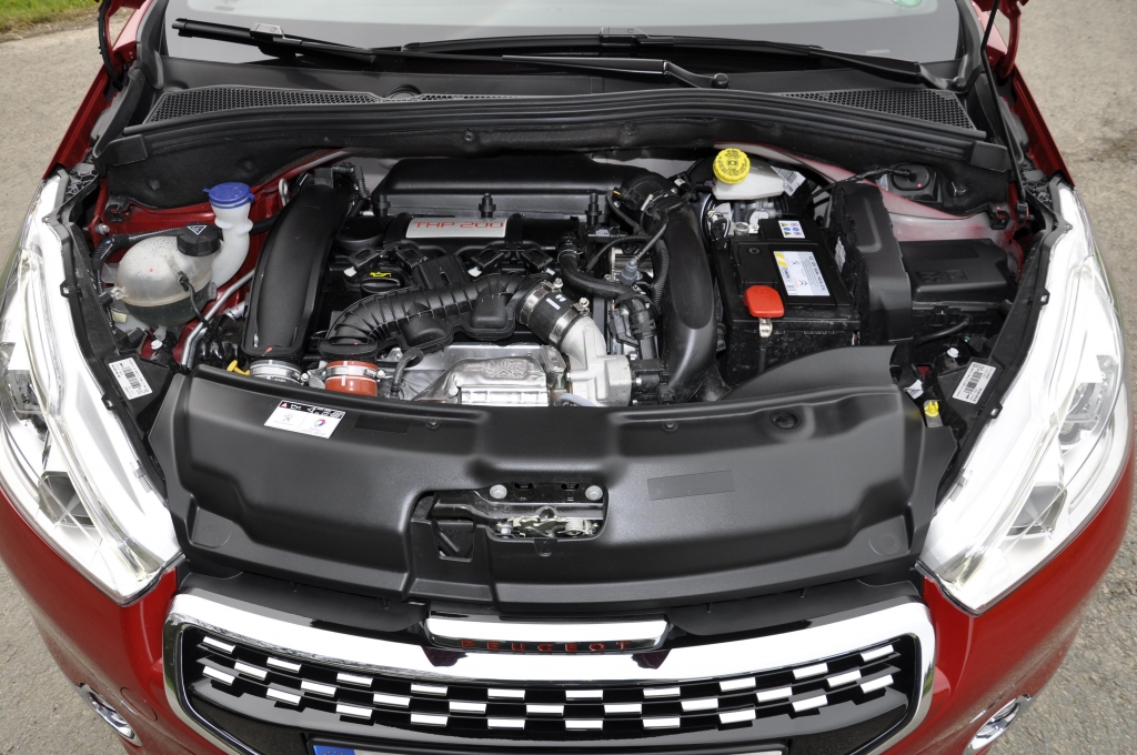 Peugeot 208 GTi: Der Enkel lässt es richtig krachen