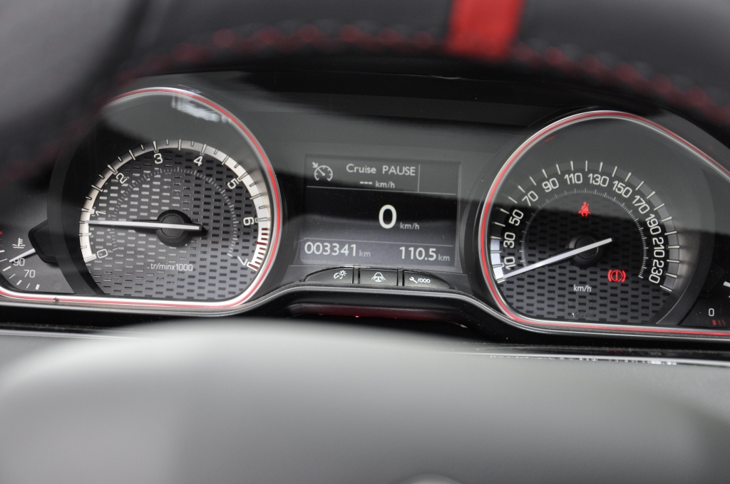 Peugeot 208 GTi: Der Enkel lässt es richtig krachen
