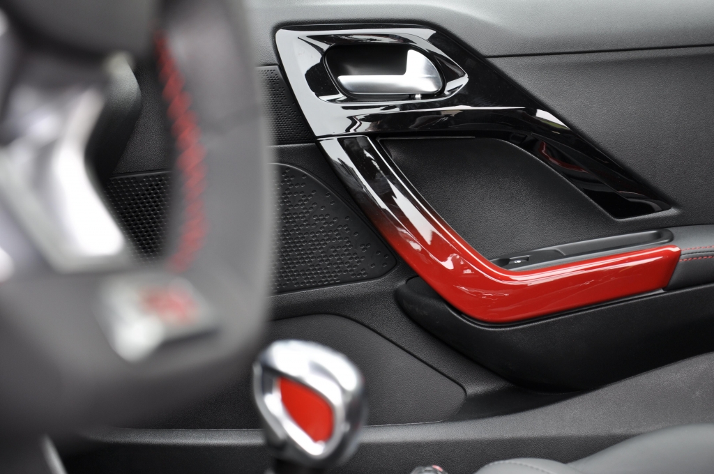 Peugeot 208 GTi: Der Enkel lässt es richtig krachen