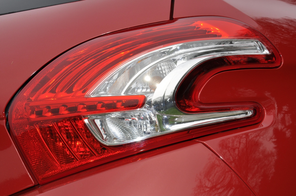 Peugeot 208 GTi: Der Enkel lässt es richtig krachen