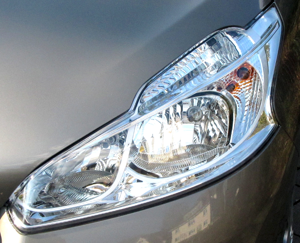 Peugeot 208: Moderne Leuchteinheit vorn. 