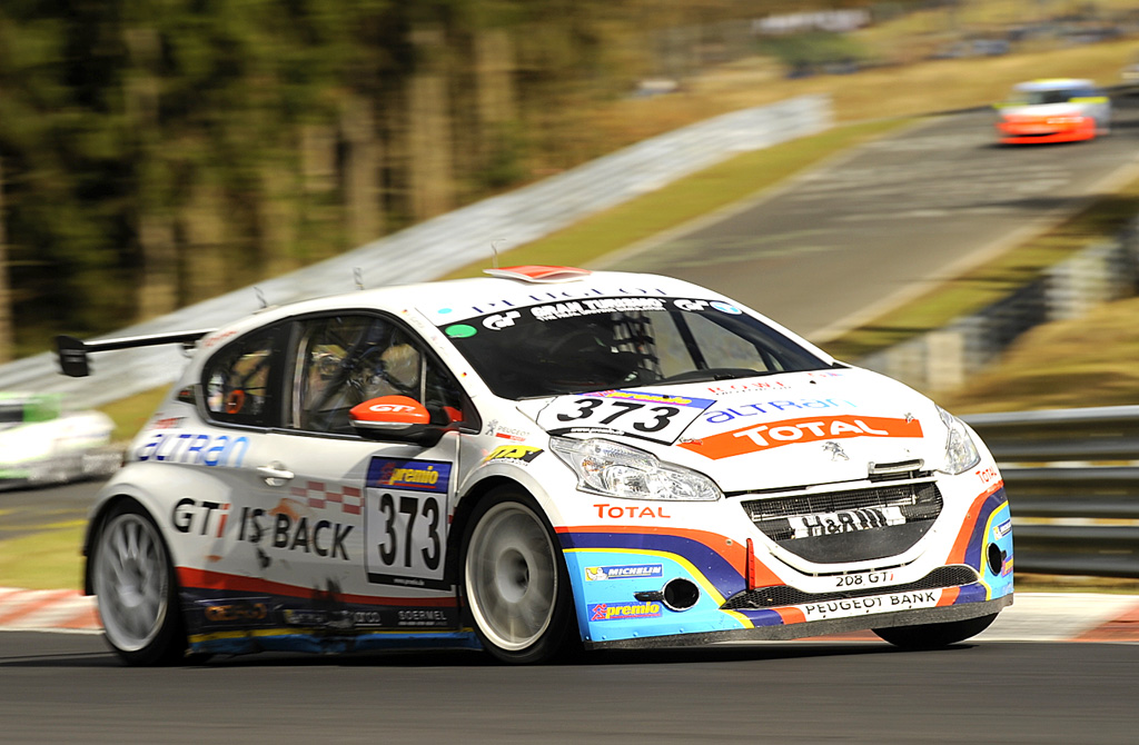 Peugeot 208 T16 auf Basis des neuen 208. 