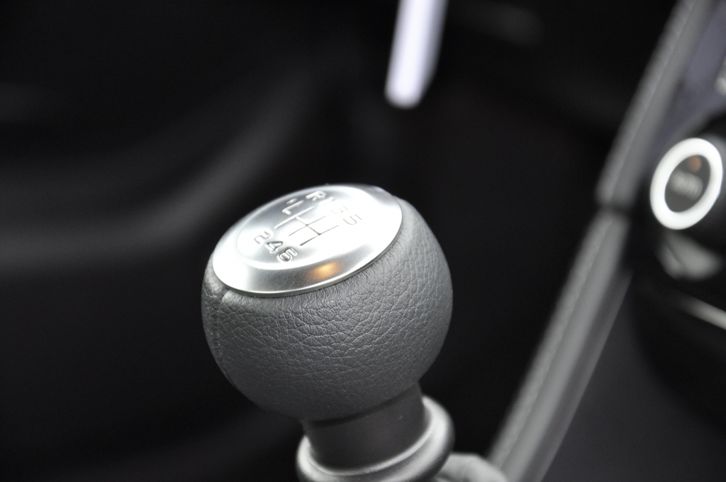 Peugeot RCZ: Sportcoupe startet modellgepflegt in zweite Runde