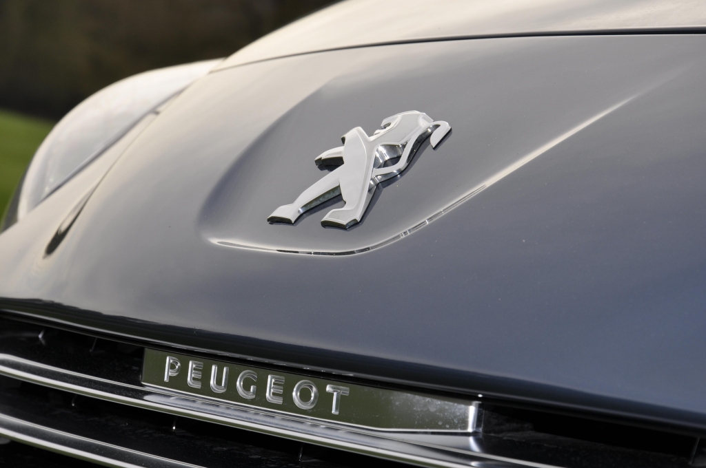 Peugeot RCZ: Sportcoupe startet modellgepflegt in zweite Runde