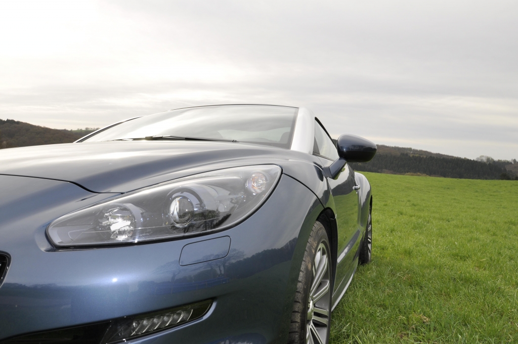 Peugeot RCZ: Sportcoupe startet modellgepflegt in zweite Runde