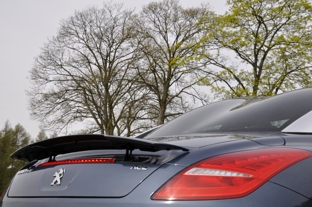 Peugeot RCZ: Sportcoupe startet modellgepflegt in zweite Runde