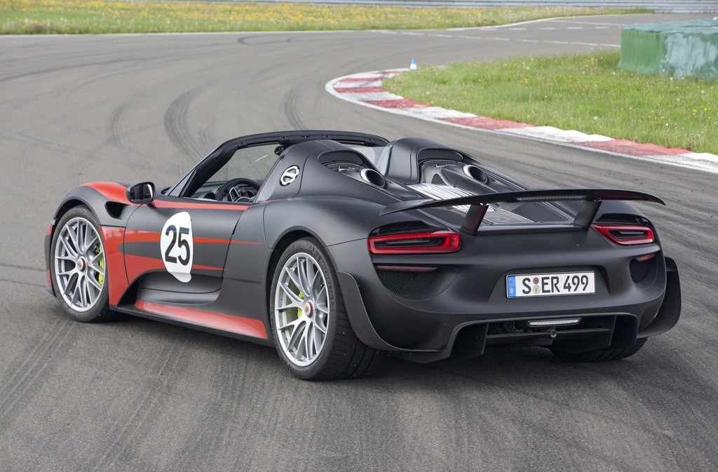 Porsche stellt 918 Spyder vor