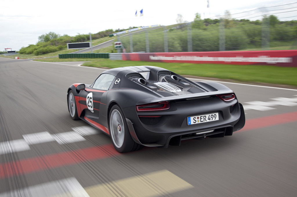 Porsche stellt 918 Spyder vor