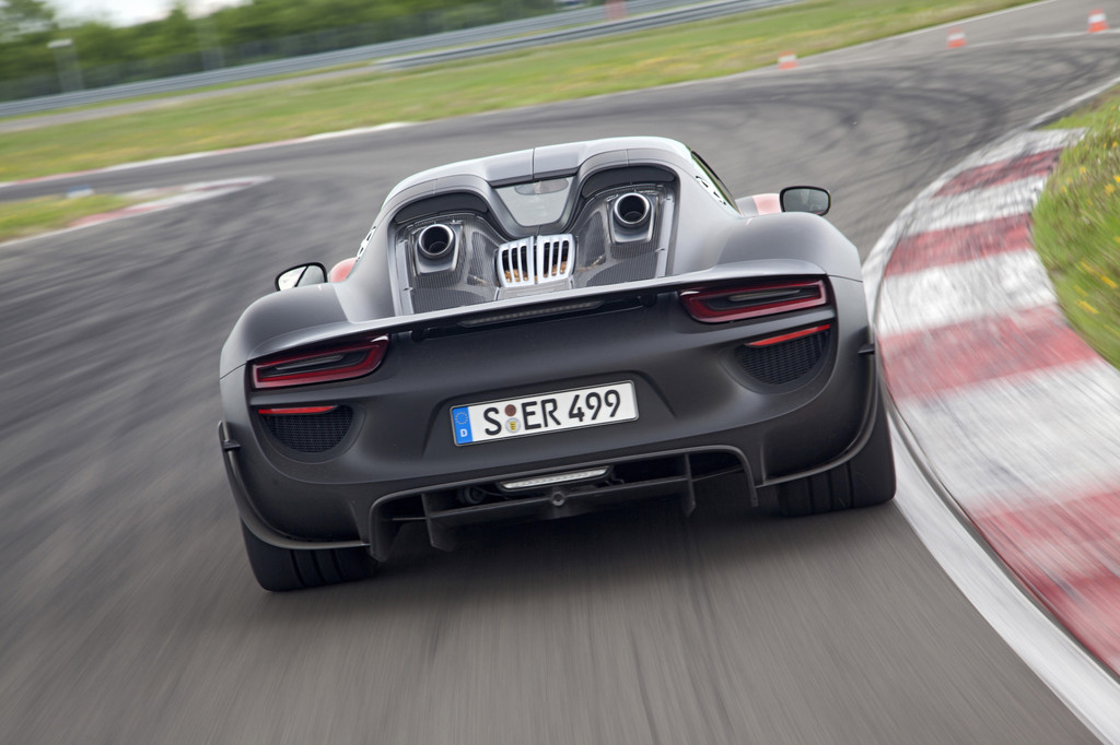 Porsche stellt 918 Spyder vor