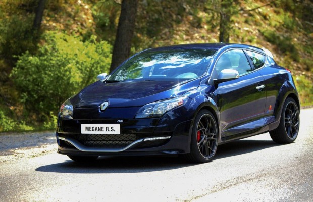 Renault Mégane Coupé RS als Red Bull Racing RB8