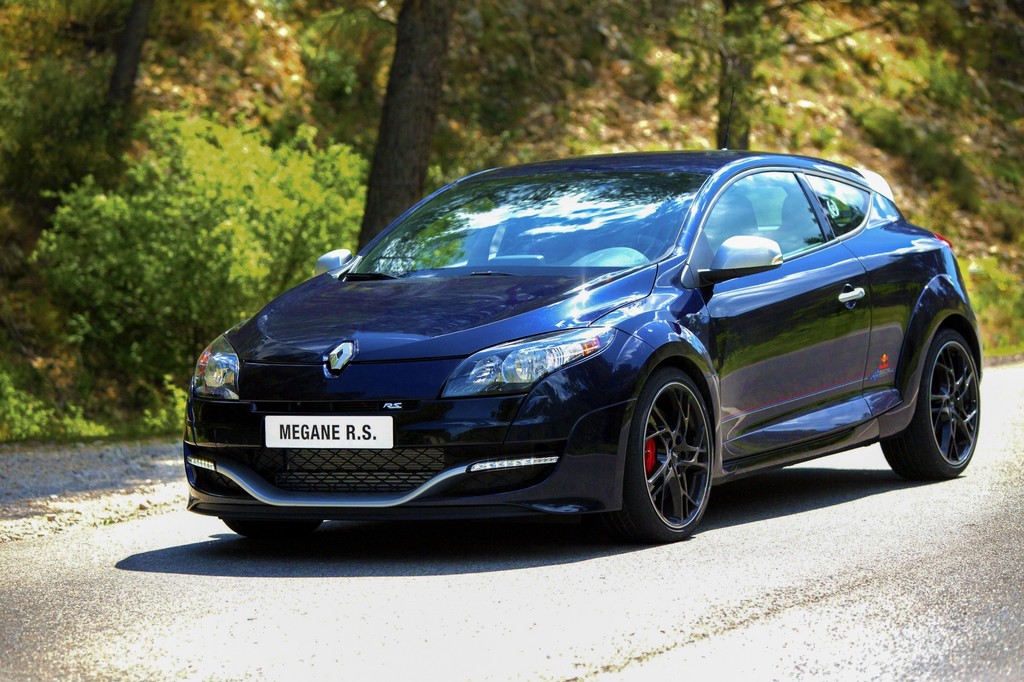 Renault Mégane Coupé RS als Red Bull Racing RB8