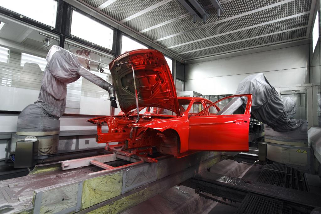 Selbstreparierende Autolacke werden Alltag