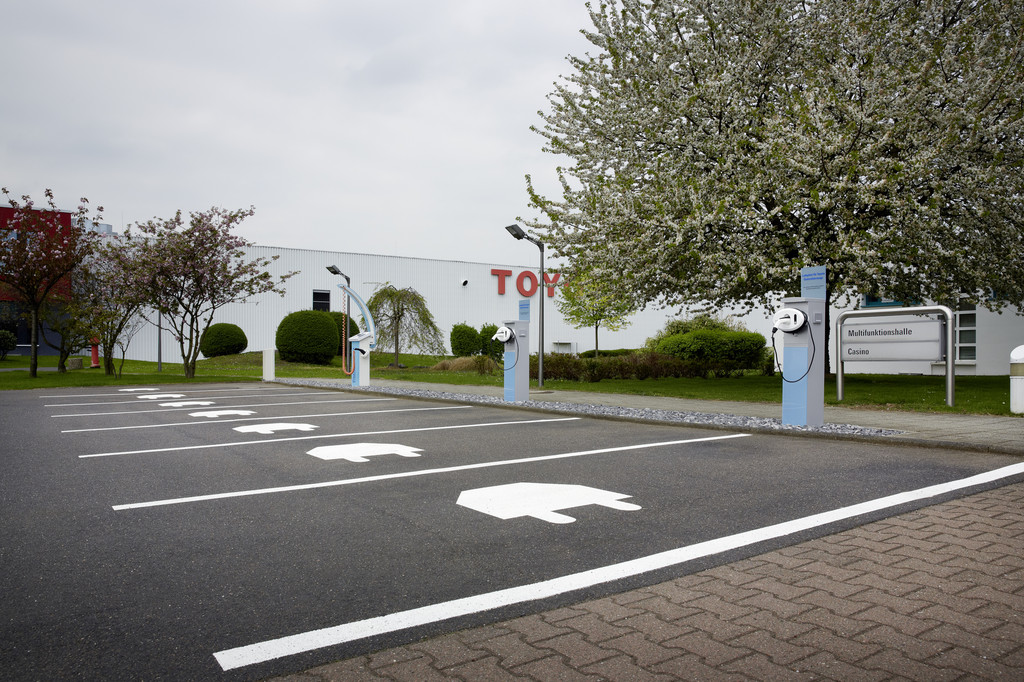 Strom-Parkplätze bei Toyota Deutschland