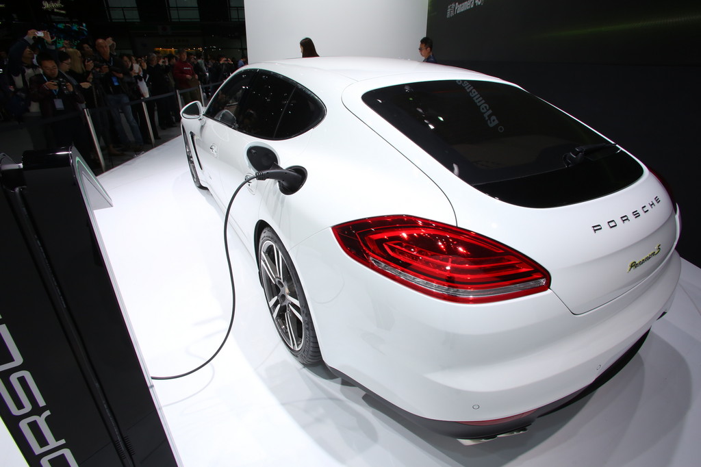 TÜV Rheinland macht Elektro-Audit bei Porsche