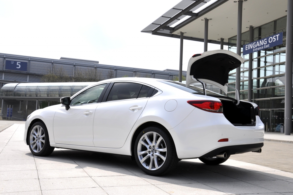 Test Mazda6 2.5 Skyactiv-G Sports-Line: Coupe-Eleganz zum fairen Preis