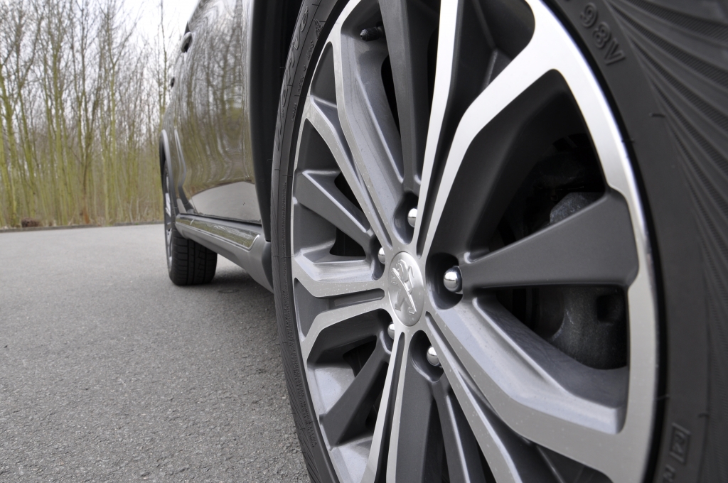 Test Peugeot 4008 – Exklusiver Kopfverdreher mit Schönheitsfleck