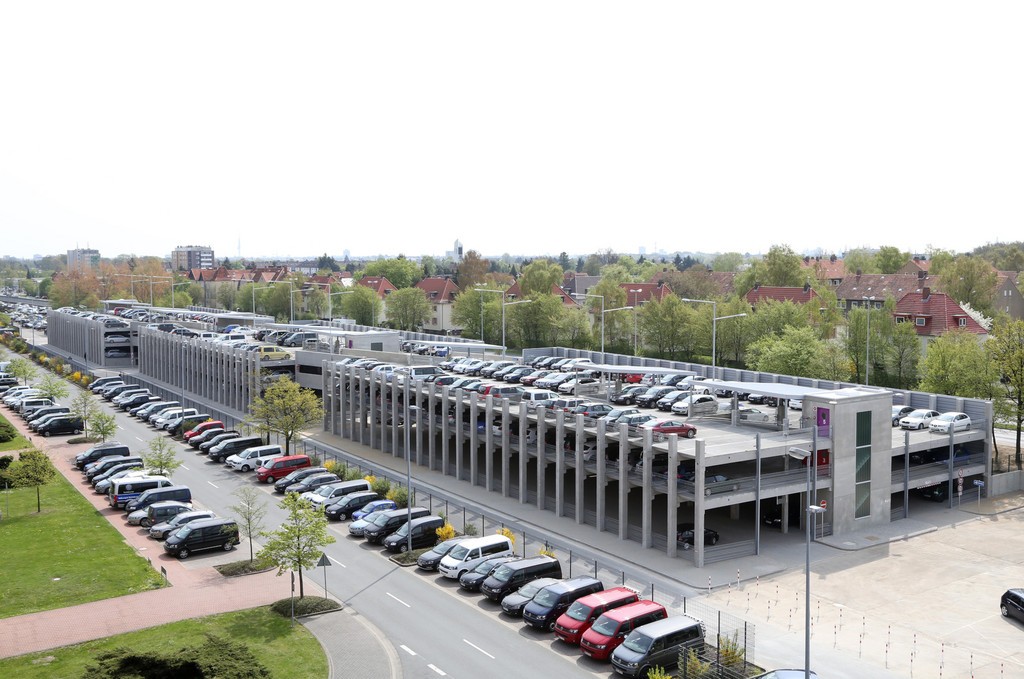 Volkswagen eröffnet neues Parkhaus am Standort Hannover