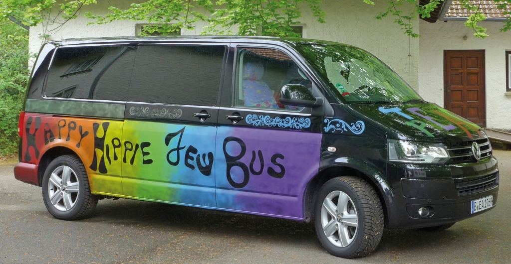 Volkswagen stiftet Hippie-Bus als jüdischen Kulturboten