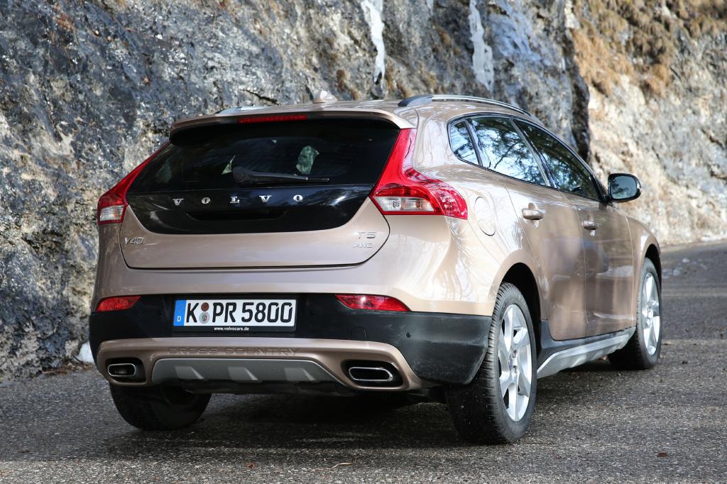 Zu den Konkurrenten zählen Modelle wie Audi A3/Q3 und BMW 1er/X1