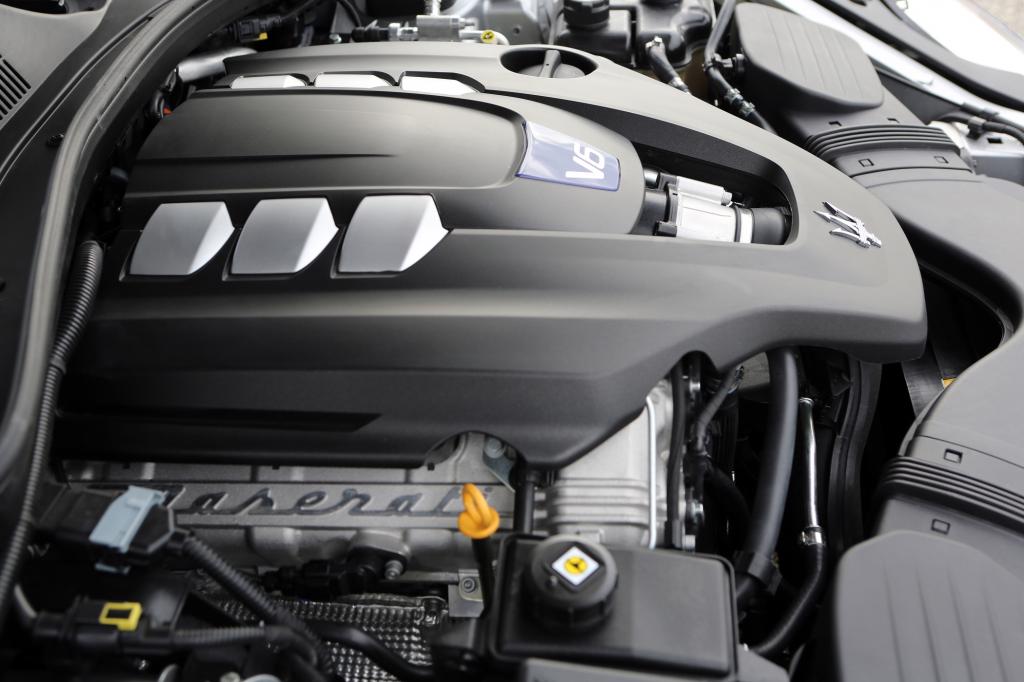 Zwei Turbos versorgen drei Liter Hubraum mit Luft