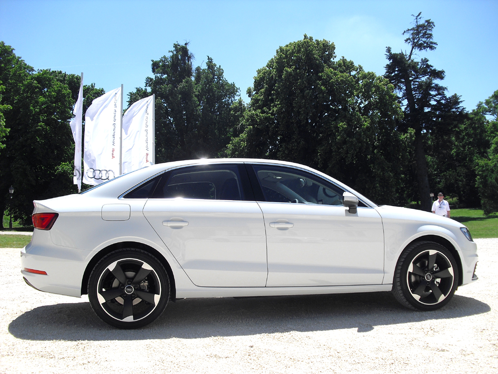 Audi A3 Limousine: Und so sieht das viertürige Stufenheck-Modell von der Seite aus.