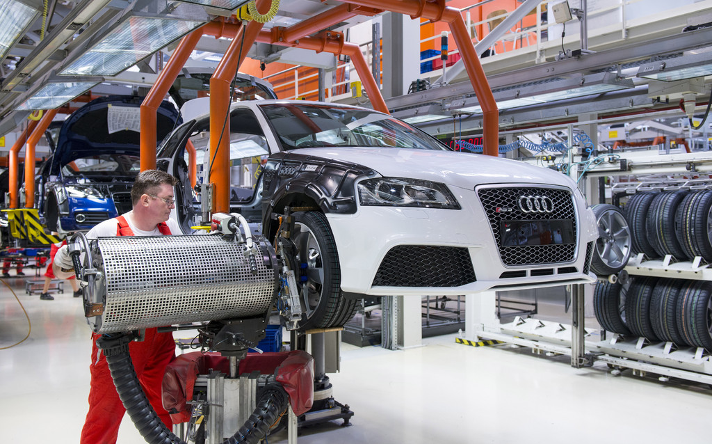 Audi startet Produktion der A3 Limousine in Ungarn