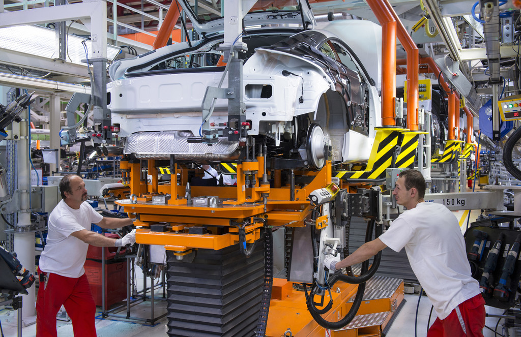 Audi startet Produktion der A3 Limousine in Ungarn