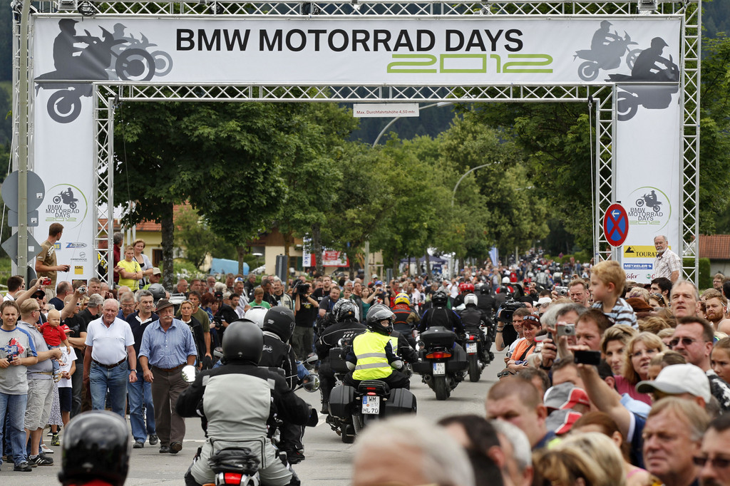 BMW erwartet wieder mehr als 30 000 Motorradfahrer