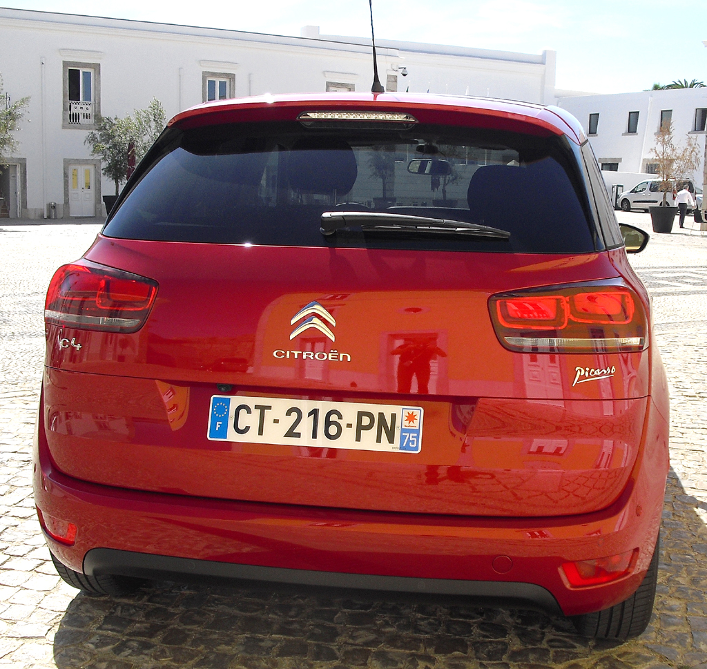 Citroën C4 Picasso: Blick auf die Heckpartie. 