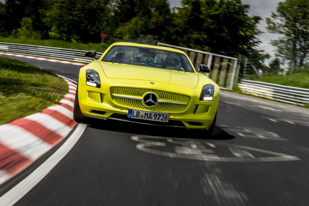 Das Mercedes SLS AMG Coupé Electric Drive ist jetzt das schnellste elektrisch angetriebene Serien-Fahrzeug auf der Nordschleife 