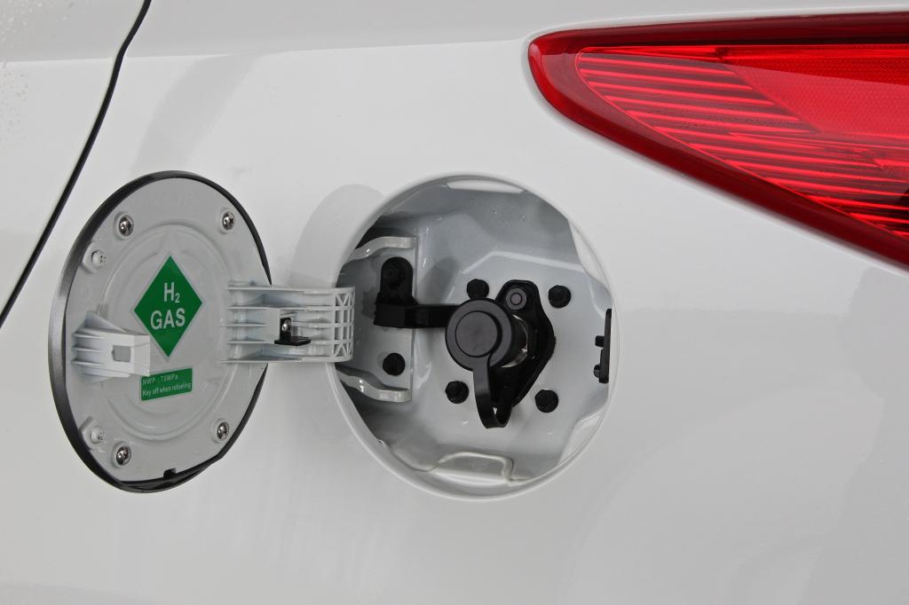 Den Unterschied zu einem konventionellen Elektrofahrzeug merkt man jedoch spätestens nach den ersten 100 Kilometern